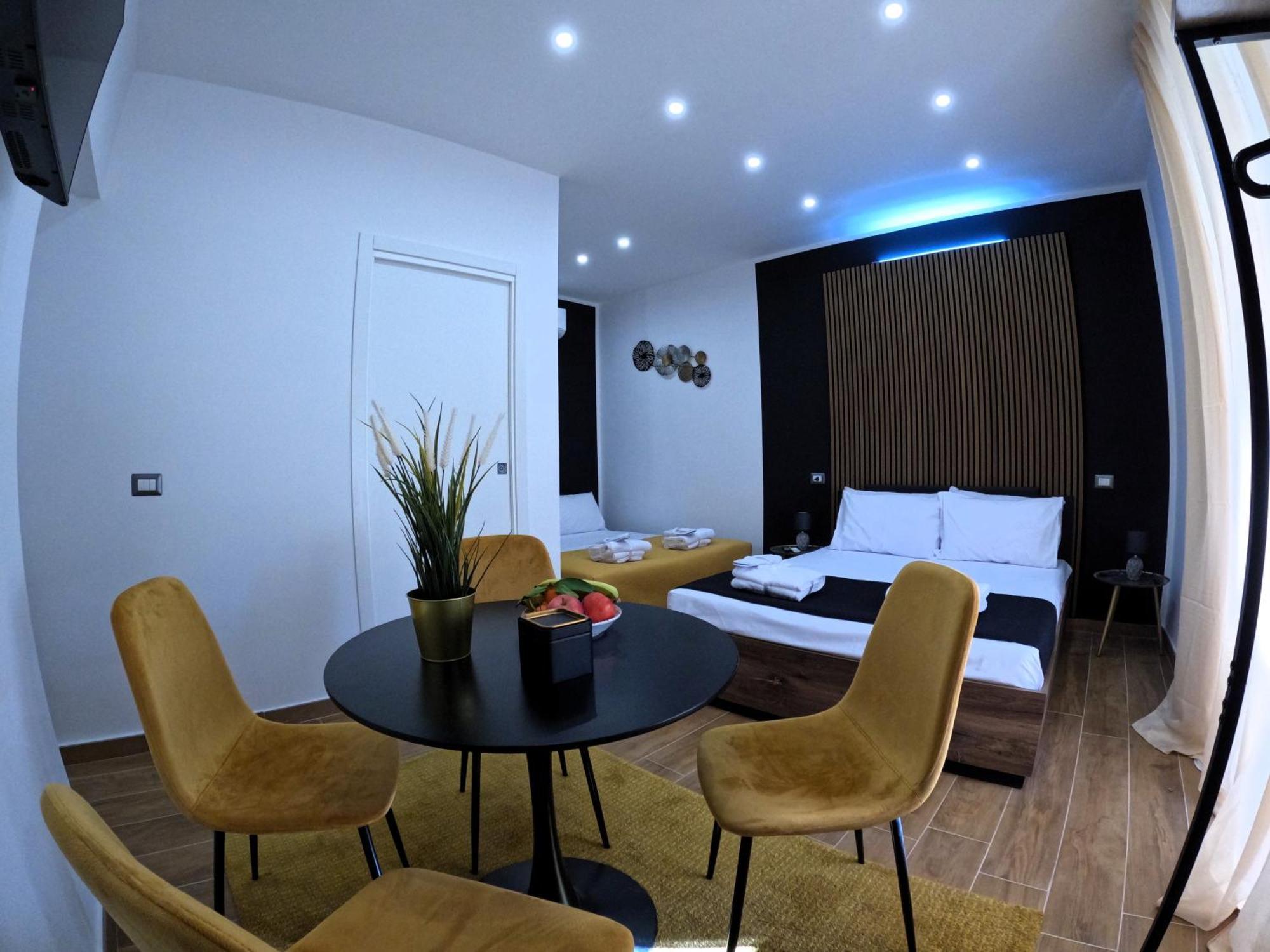 Blackwoody Contemporary Rooms - Napoli Centro Storico Экстерьер фото